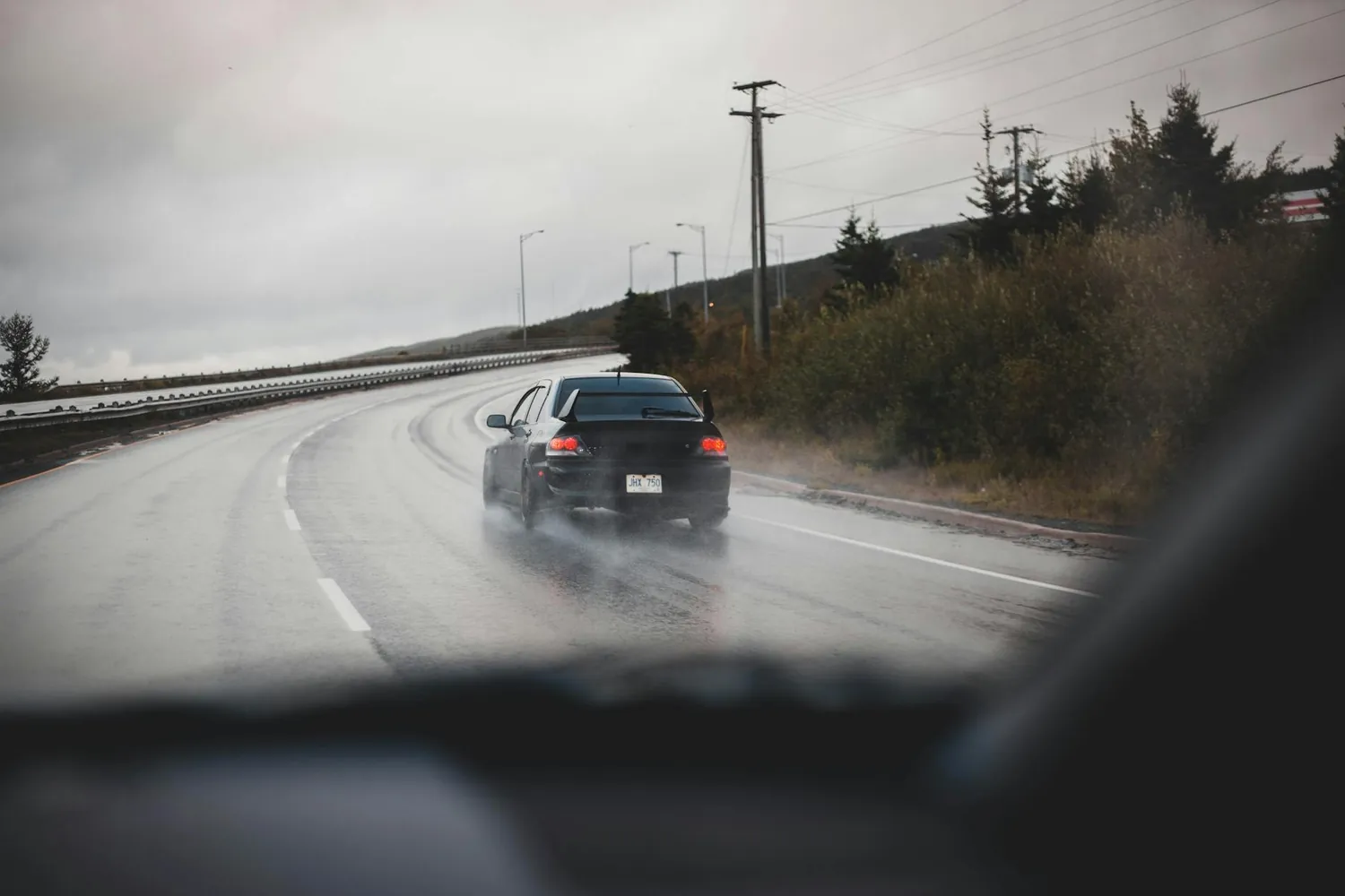 best practices for handling hydroplaning and slippery roads